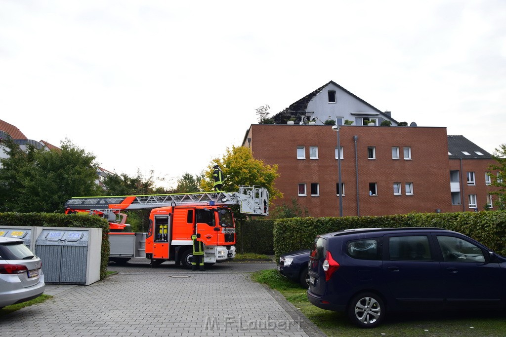 Feuer 2 Y Koeln Suerth Elisabeth Selbertstr P235.JPG - Miklos Laubert